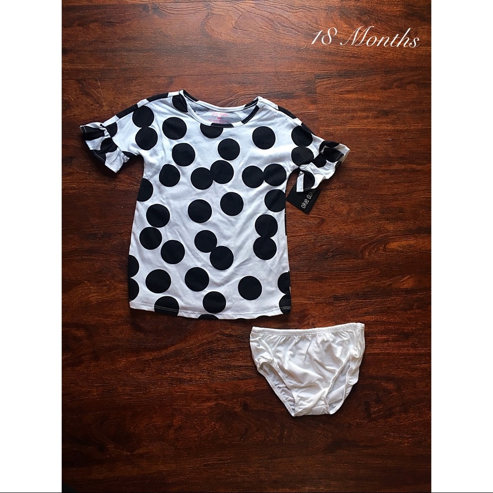 🚫SOLD🚫🖤 Adorable Polka Dot Bell Sleeve Dress